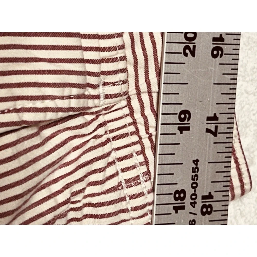 Banana Republic Men's Shorts L Red/ White Chambray Stripe, 9